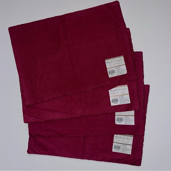 Red Metallic Poinsettia Placemats Set Of 4 NEW Brownstone Gallery Holiday - Picture 4 of 7